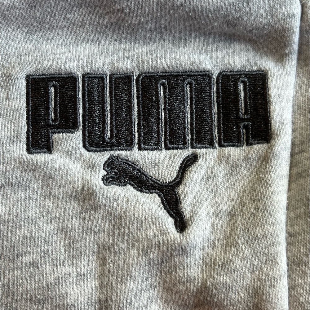 PUMA Youth Tech Fleece Jogger Size 10/12 Gray/Cream Color Good Condition